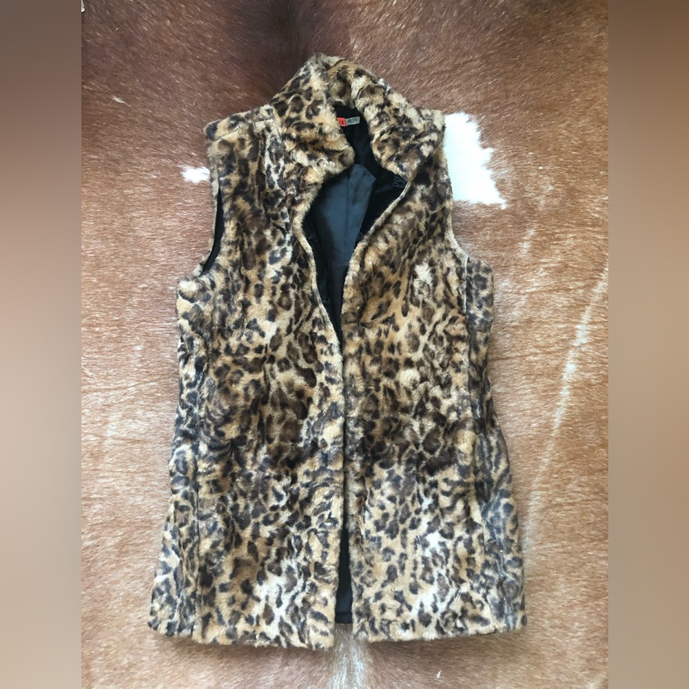 Alice + Olivia cheetah print fur vest
